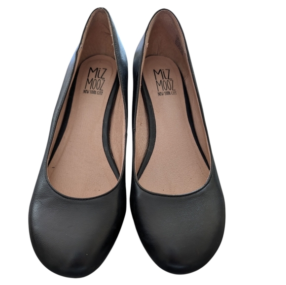 Miz Mooz Florette Mini Heel Pumps Black Leather Round Toe Kitten Heel Women's 7 - Picture 2 of 16